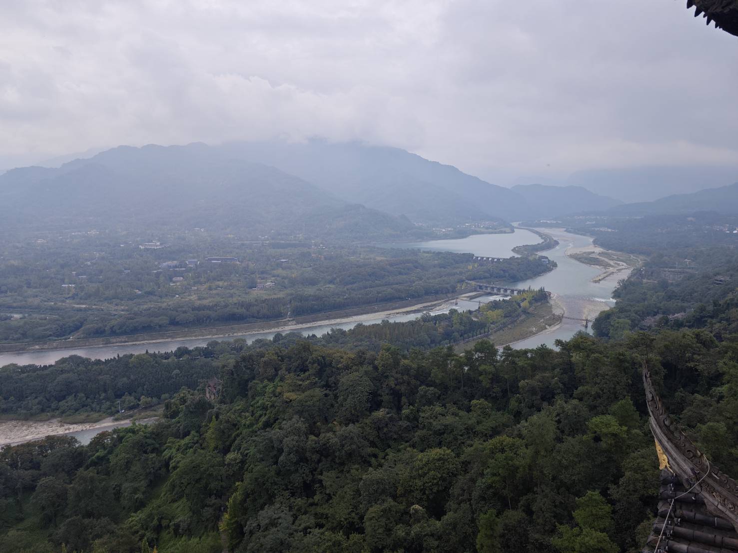 在山上一目了然