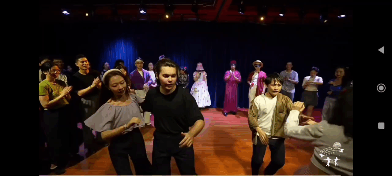 Welcome Jam 是 Swing 的一個傳統, 舞場歡迎遠道而來的舞友, 將他們圍在中間輪流與他們跳舞